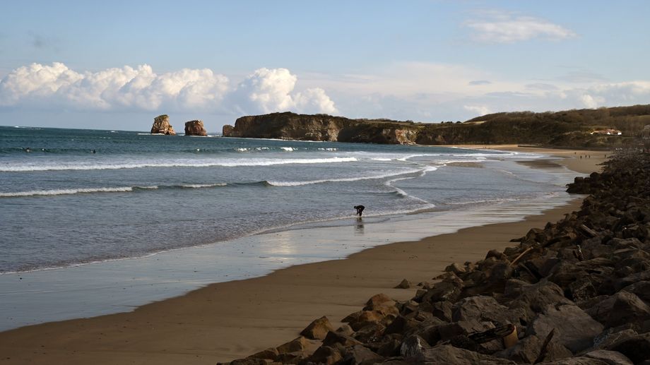 S�cheresse : la ville d'Hendaye ferme ses douches de plage