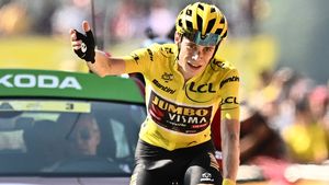 Tour de France 2022 : victoire de Jonas Vingegaard � Hautacam, le maillot jaune s?empare du maillot � pois