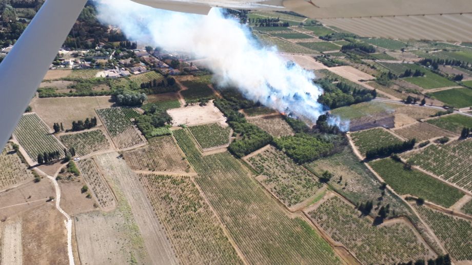 Incendie fix� � Rochefort-du-Gard o� un mazet a �t� d�truit 