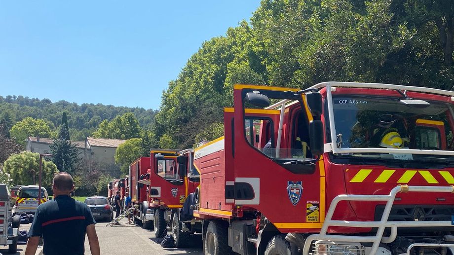 Incendie de la Montagnette : le feu est de nouveau fix�, les pompiers toujours fortement mobilis�s