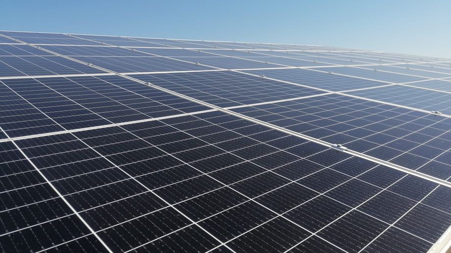 Une centrale photovolta�que de 18 hectares inaugur�e � Briare, dans le Loiret