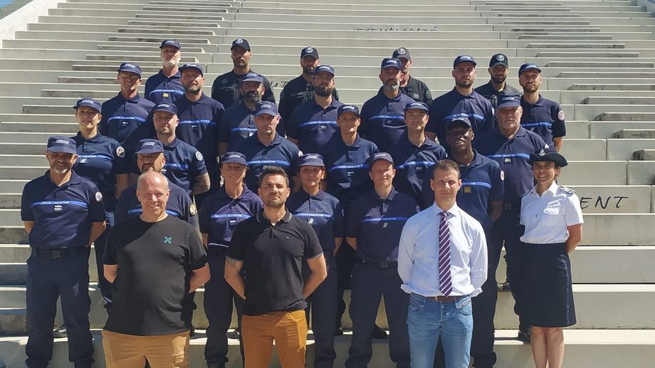 Un surveillant p�nitentiaire du Pontet au d�fil� militaire du 14 juillet � Marseille 