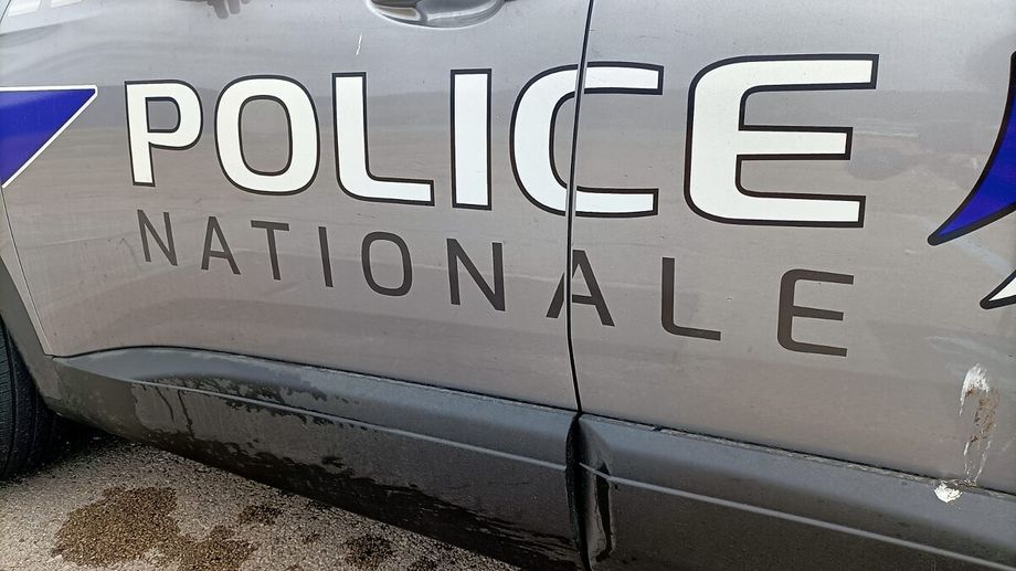 Enerv� contre un magn�tiseur, un Mayennais s'en prend � son rebord de fen�tre � coup de massette