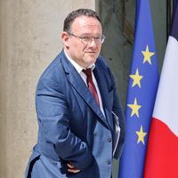 Damien Abad ne sera resté que quelques semaines au ministère des Solidarités, de l'Autonomie et des Personnes handicapées.
