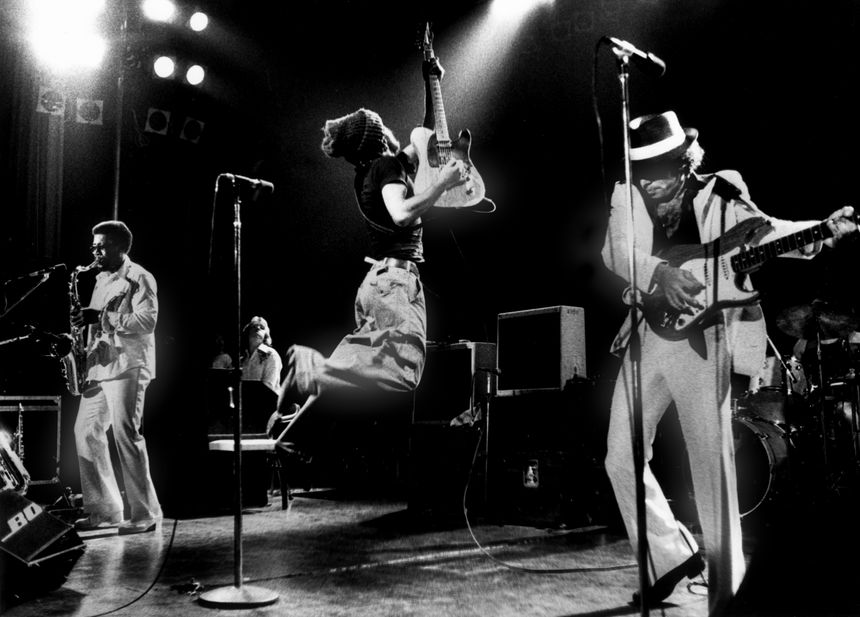 LR Clarence Clemons, Bruce Springsteen et Steven Van Zandt au RAI Congres Hall, à Amsterdam, le 23 nov. 1975