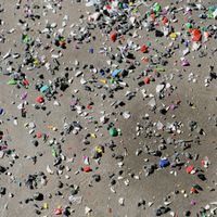 Illustration - L'Ifremer estime qu'il y a 24 milliards de milliards de microplastiques dans le monde.